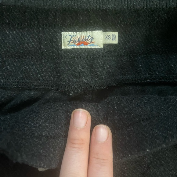 Faherty Legend™ Jogger & Hoodie Set in Black - Picture 6 of 10